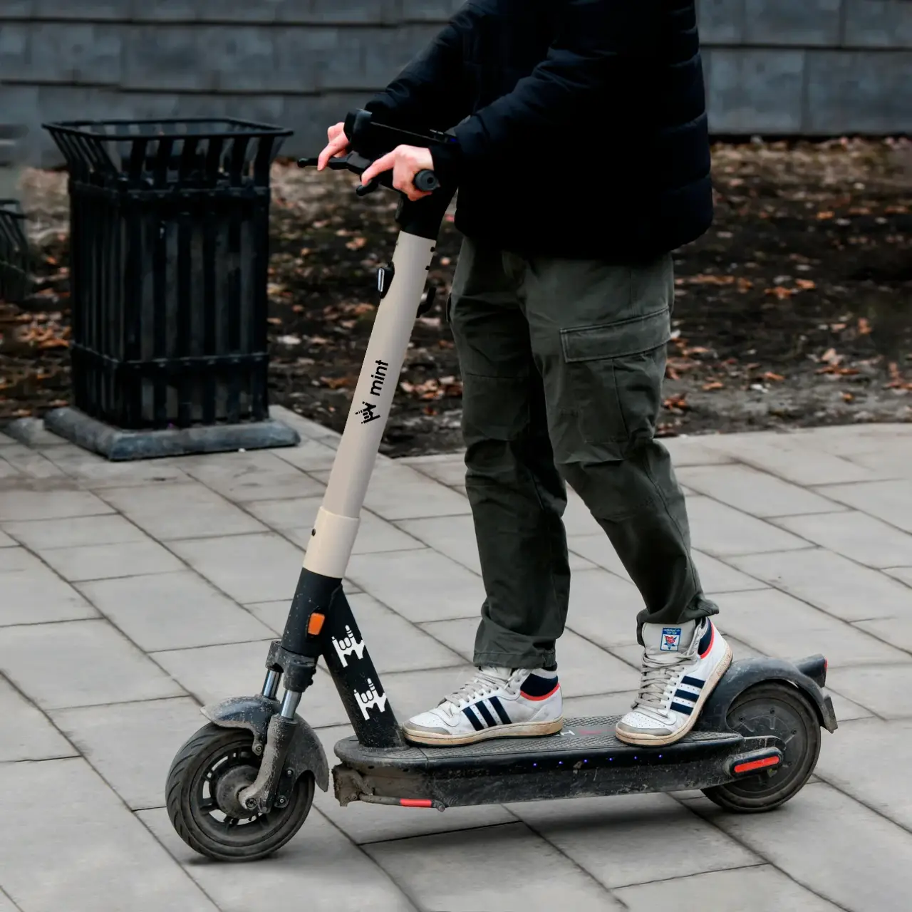 A scooter with Mint logo.